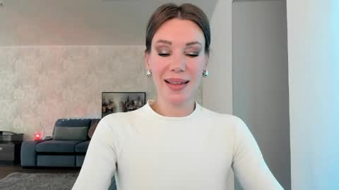 Mia online show from June 2026 04:37:02 AM