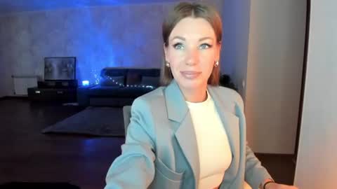 Mia online show from June 2026 04:19:02 AM