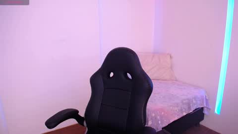 Snapshot of miablum_ chatting on February 2026 09:31:01 PM Mia Blum online show from February 2026 09:31:01 PM