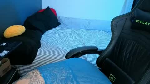 Snapshot of miacanela_xo chatting on April 2026 12:15:01 AM Mia online show from April 2026 12:15:01 AM