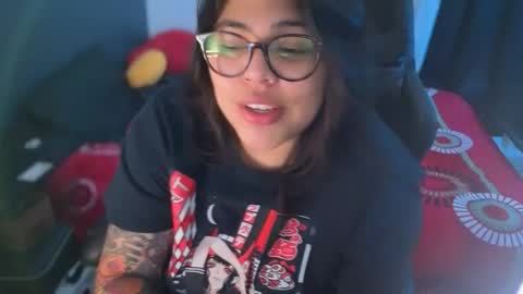 Snapshot of miacanela_xo chatting on April 2026 01:43:02 AM Mia online show from April 2026 01:43:02 AM