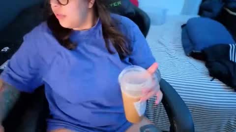 Snapshot of miacanela_xo chatting on April 2026 02:28:01 AM Mia online show from April 2026 02:28:01 AM