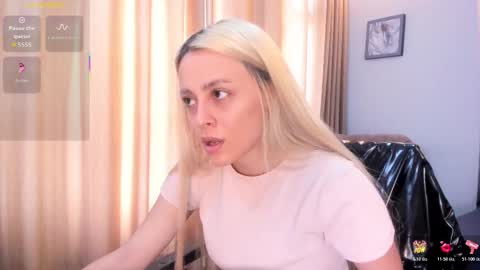 Snapshot of miacarperrlux chatting on March 2026 08:57:01 PM MiaCarper online show from March 2026 08:57:01 PM