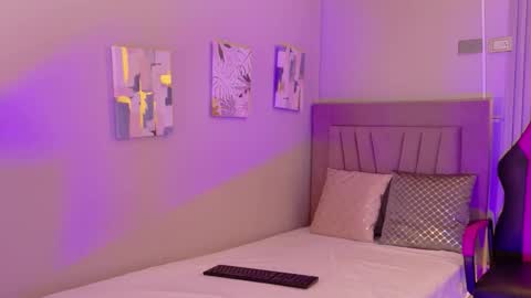 Snapshot of miacarterr_ chatting on December 2025 12:14:02 PM Mia online show from December 2025 12:14:02 PM