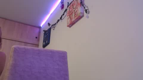 Snapshot of miacollings1 chatting on November 2025 03:15:01 AM Miia online show from November 2025 03:15:01 AM