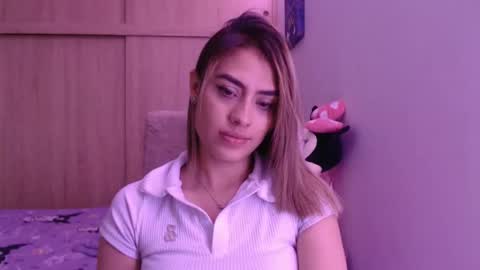 Snapshot of miacollings1 chatting on December 2025 09:53:01 PM Miia online show from December 2025 09:53:01 PM