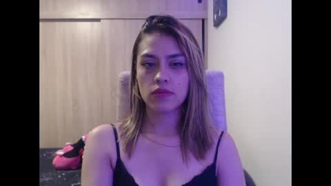 Snapshot of miacollings1 chatting on December 2025 04:52:02 AM Miia online show from December 2025 04:52:02 AM