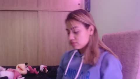 Snapshot of miacollings1 chatting on December 2025 04:58:02 PM Miia online show from December 2025 04:58:02 PM