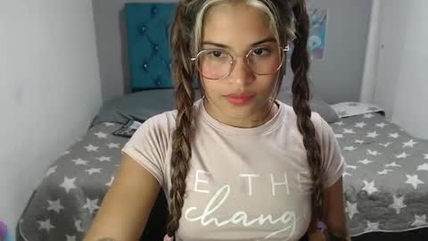 miacumgirl online show from April 2026 09:30:02 PM