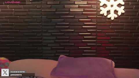 Snapshot of miadimota chatting on December 2024 04:10:02 AM Mia online show from December 2024 04:10:02 AM