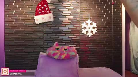 Snapshot of miadimota chatting on December 2024 04:31:02 AM Mia online show from December 2024 04:31:02 AM