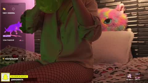 Snapshot of miadimota chatting on December 2024 07:40:02 AM Mia online show from December 2024 07:40:02 AM