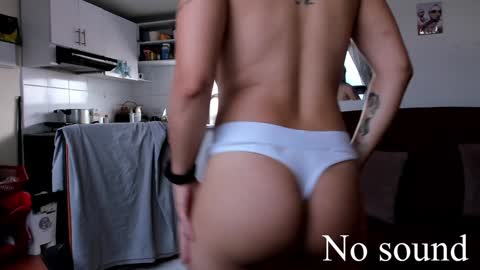 Snapshot of miadimota chatting on January 2025 07:31:01 PM Mia online show from January 2025 07:31:01 PM