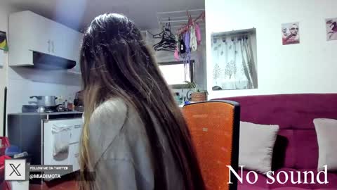 Snapshot of miadimota chatting on January 2025 11:06:01 PM Mia online show from January 2025 11:06:01 PM