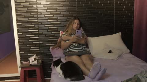 Snapshot of miadimota chatting on January 2025 04:51:02 AM Mia online show from January 2025 04:51:02 AM