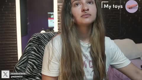 Snapshot of miadimota chatting on February 2025 05:51:02 AM Mia online show from February 2025 05:51:02 AM