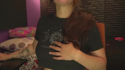 Snapshot of miadimota chatting on November 2025 04:56:01 AM Mia online show from November 2025 04:56:01 AM