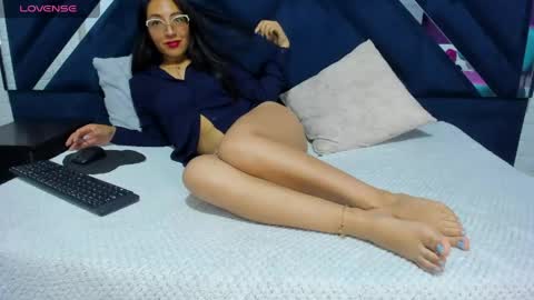 Snapshot of miadivinehyh chatting on May 2026 01:41:01 PM miadivinehyh online show from May 2026 01:41:01 PM