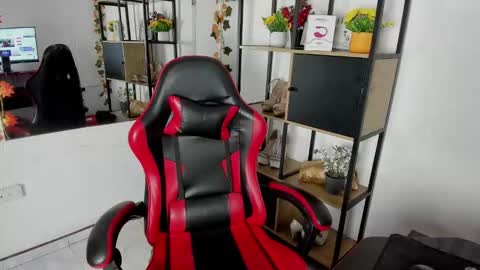 Snapshot of miafox_03 chatting on January 2026 01:48:02 PM miafox_03 online show from January 2026 01:48:02 PM