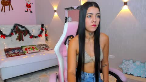 Snapshot of miagomez1 chatting on December 2024 12:27:01 PM Mia Gomez online show from December 2024 12:27:01 PM