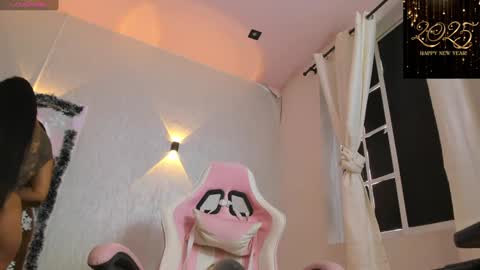 Snapshot of miagomez1 chatting on December 2024 03:57:02 PM Mia Gomez online show from December 2024 03:57:02 PM