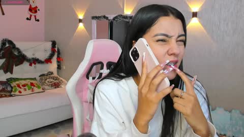 Snapshot of miagomez1 chatting on January 2025 01:03:01 PM Mia Gomez online show from January 2025 01:03:01 PM