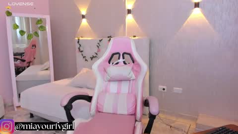 Snapshot of miagomez1 chatting on February 2025 01:48:01 PM Mia Gomez online show from February 2025 01:48:01 PM