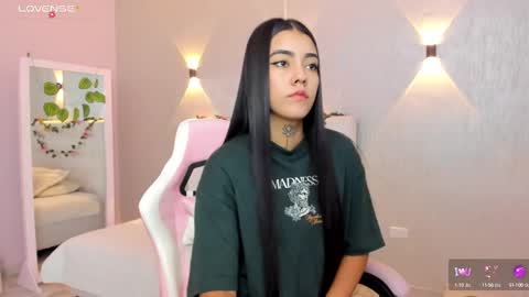 Snapshot of miagomez1 chatting on February 2025 01:05:02 PM Mia Gomez online show from February 2025 01:05:02 PM