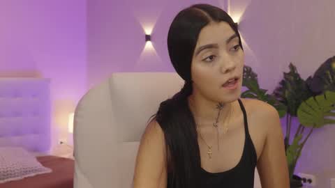 Mia Gomez online show from November 2025 01:44:01 PM