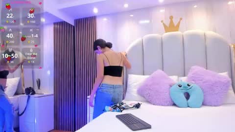 Snapshot of miah_skinny chatting on May 2026 11:47:01 AM Mia online show from May 2026 11:47:01 AM
