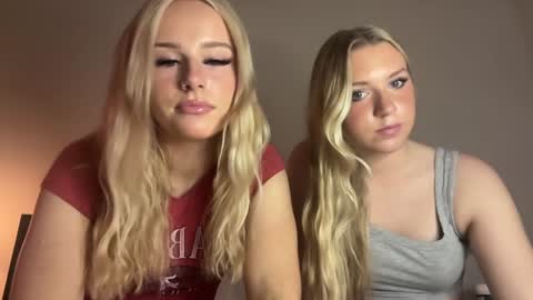 Snapshot of miaharperxox chatting on December 2024 04:02:02 AM Mia Harper online show from December 2024 04:02:02 AM