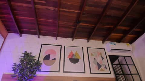 Mia  online show from April 2026 07:45:01 AM