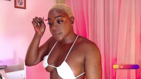 Mia online show from February 2025 09:07:01 AM