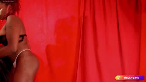 Mia online show from May 2026 12:05:01 AM