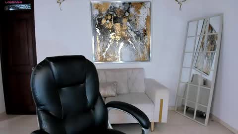 Call me Mia  online show from May 2026 05:08:01 PM