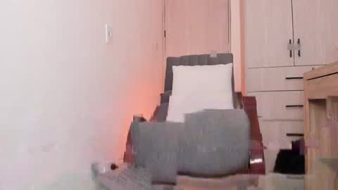 Mia Lenox online show from April 2026 08:33:02 PM