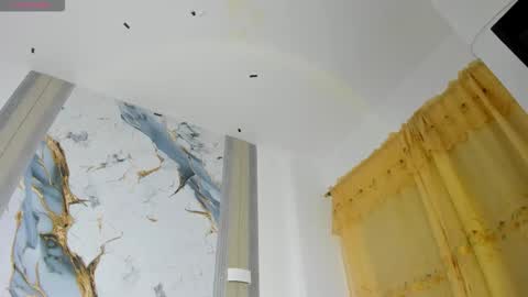 mialuxxi online show from March 2026 08:30:01 AM