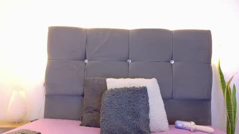 Snapshot of miamackleyn_ chatting on July 2026 01:18:01 PM MIA online show from July 2026 01:18:01 PM