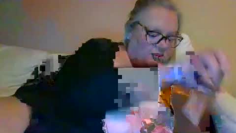 Snapshot of miamarie555 chatting on January 2026 03:00:02 AM Miamarie555 online show from January 2026 03:00:02 AM