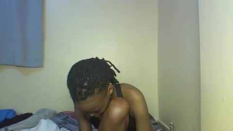 Muffin online show from December 2025 12:30:01 AM