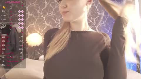 Snapshot of miamiameow chatting on March 2026 12:41:01 PM Mia online show from March 2026 12:41:01 PM