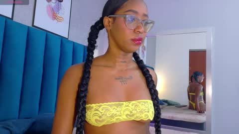Mia  online show from May 2026 12:35:02 PM