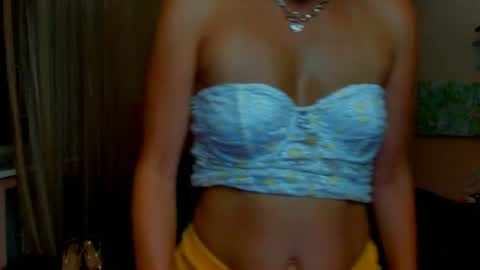 Snapshot of miamilff_sugar chatting on July 2026 06:00:01 AM Alianna online show from July 2026 06:00:01 AM