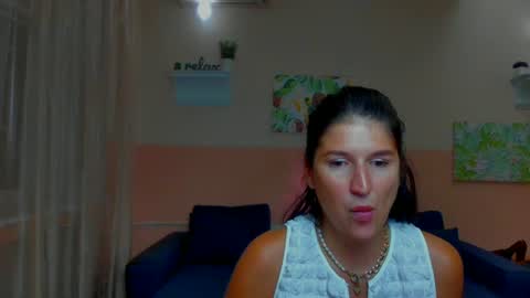 Snapshot of miamilff_sugar chatting on August 2026 05:31:01 AM Alianna online show from August 2026 05:31:01 AM