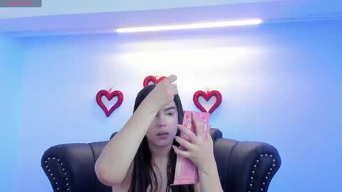 Mia   -5 7001400 Follow  online show from February 2025 12:26:02 PM