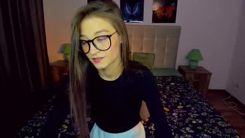 Mia online show from January 2025 07:06:02 PM