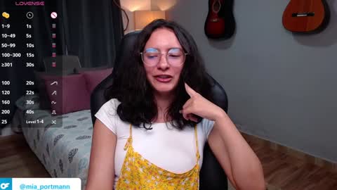 MIAPORTMANN online show from January 2025 12:16:02 PM