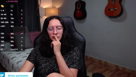 MIAPORTMANN online show from January 2025 03:15:02 PM