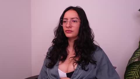 Snapshot of miaportman chatting on July 2026 08:27:02 AM MIAPORTMANN online show from July 2026 08:27:02 AM
