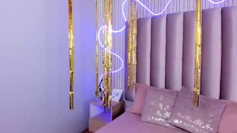 Alejandra  online show from October 2025 04:09:01 AM